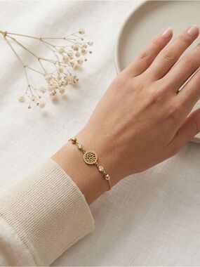 Gold Filigree Disc Bracelet - Elegant Women's Jewelry